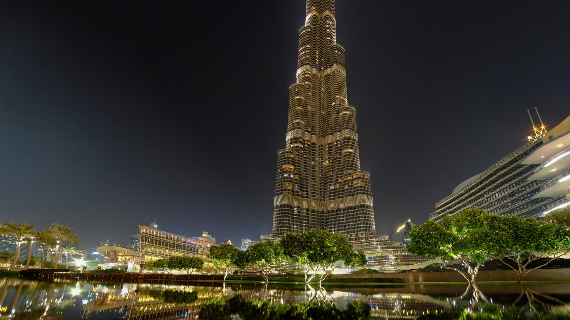 Burj-Khalifa-Vs-the-Kingdom-Tower-on-LightRoom