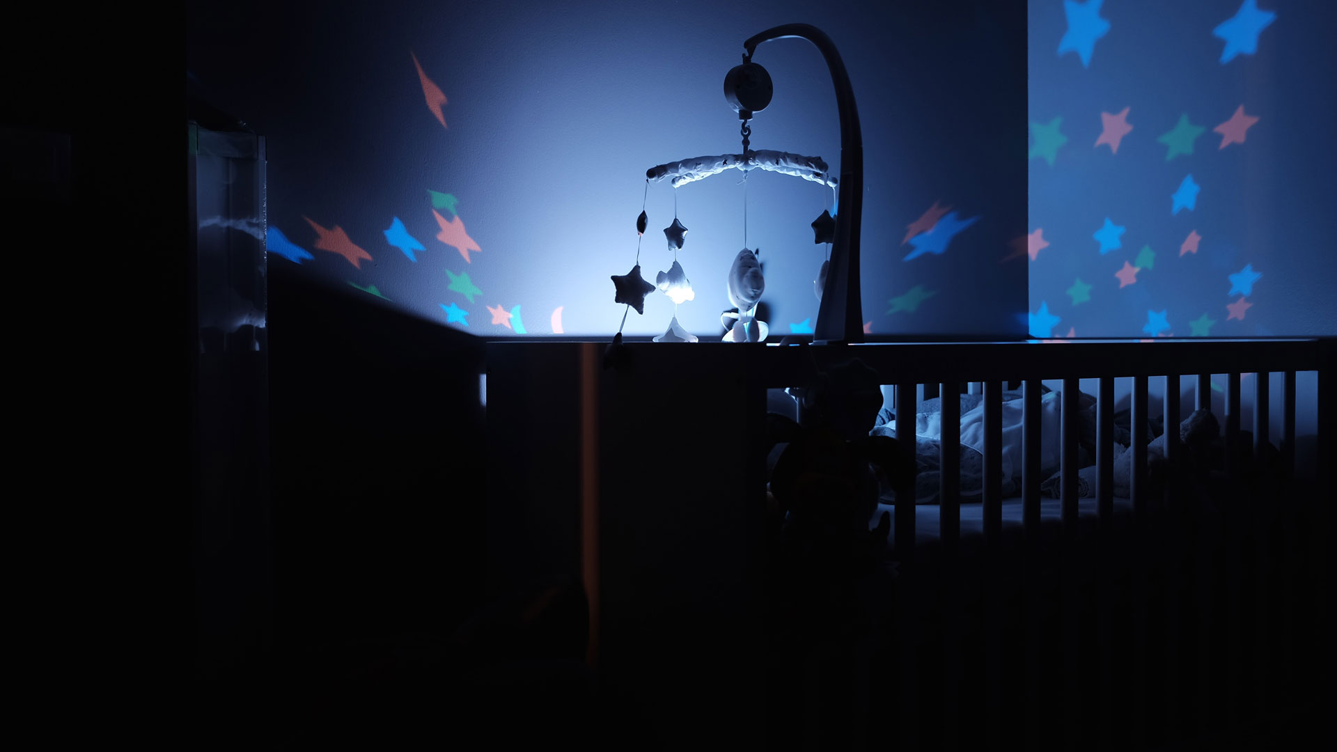 Advantages-of-Star-Projectors-to-Light-up-The-Bedroom-on-lightroom-news