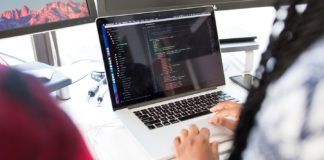 4-Simple-Reasons-Why-You-Must-Hire-A-Web-Designer-on-lightroom-news
