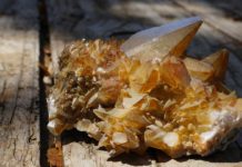 4-Essential-Tips-for-Buying-Rough-Crystals-on-lightroom
