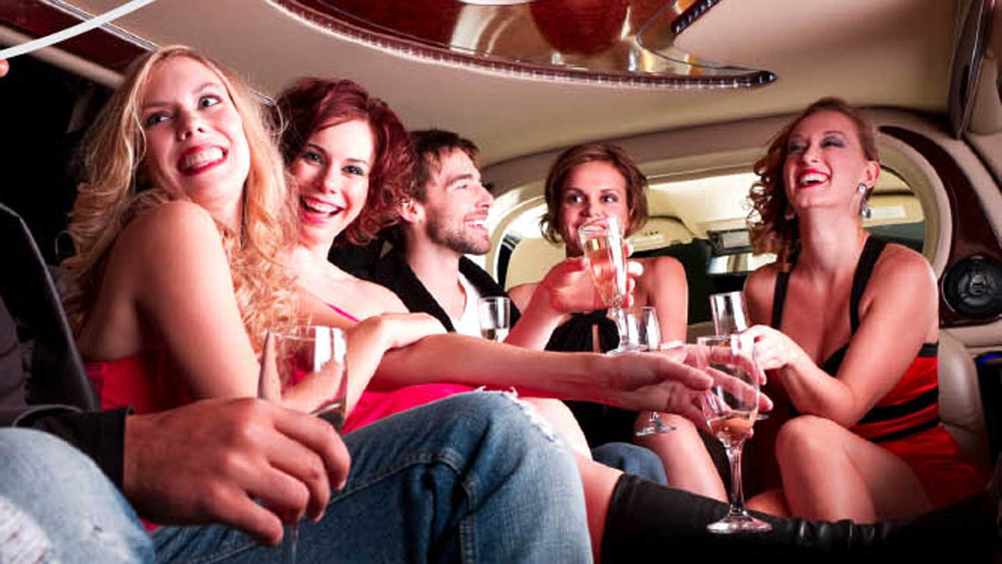 Some-Tips-to-Rent-a-Limo-Party-Bus-or-Stretch-Service-on-lightroom